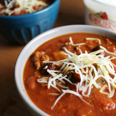 How to Throw a Football Party on a Budget + Slow Cooker Chili Recipe